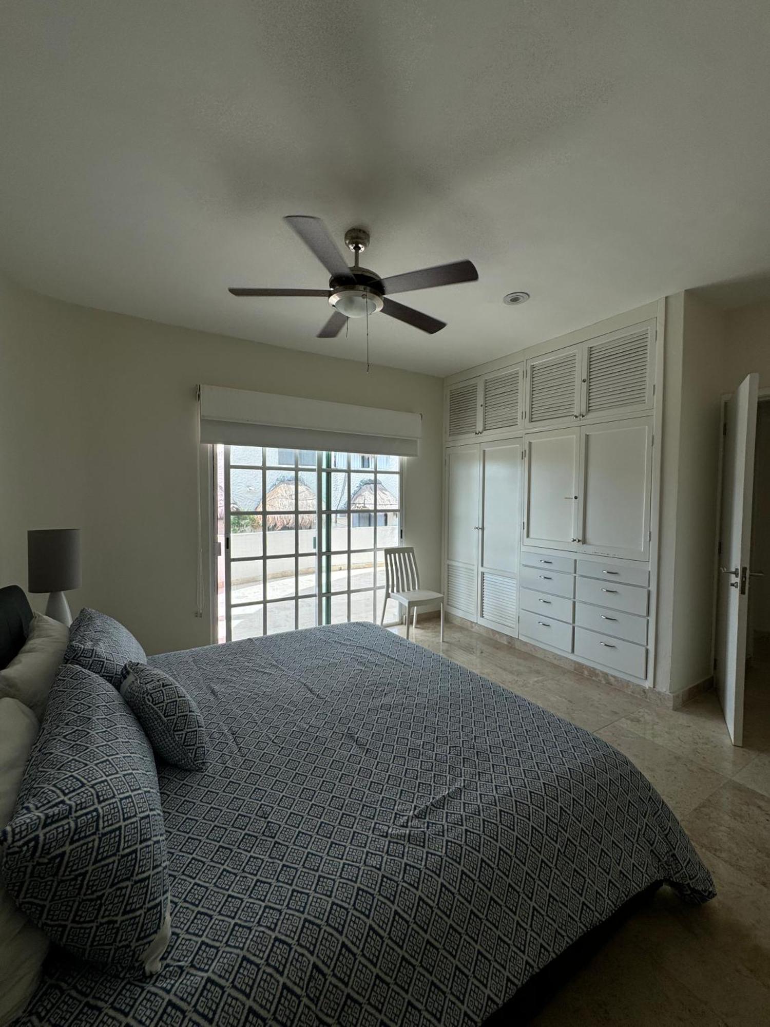Apartamento Moderno Y Amplio Sobre 5ta Av Playa del Carmen